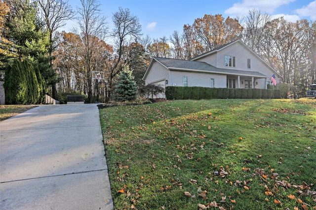 332 Club View Drive, Kalamazoo, MI 49009