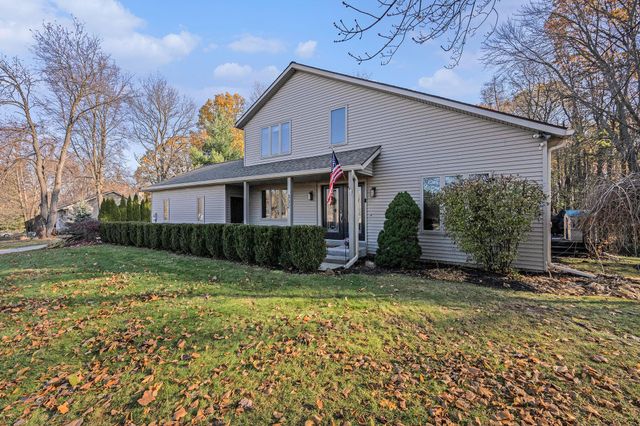 332 Club View Drive, Kalamazoo, MI 49009