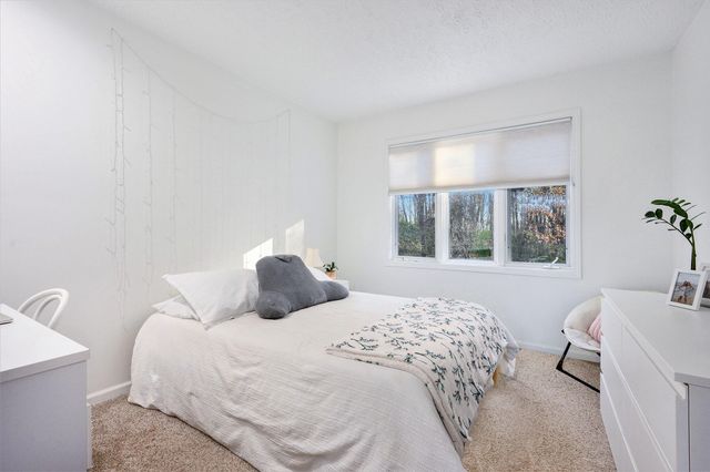 332 Club View Drive, Kalamazoo, MI 49009