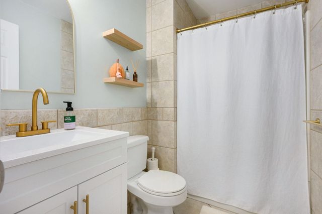 332 Club View Drive, Kalamazoo, MI 49009