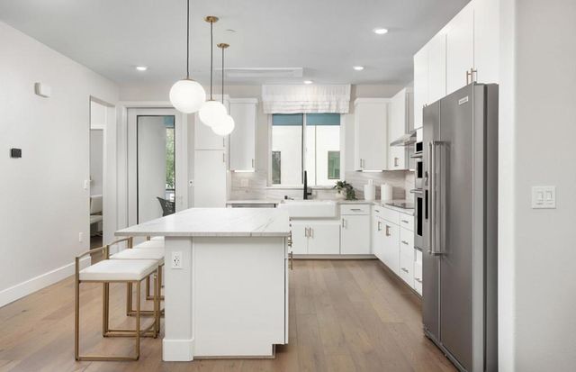 1139 Milan Terrace 6, Sunnyvale, CA 94089