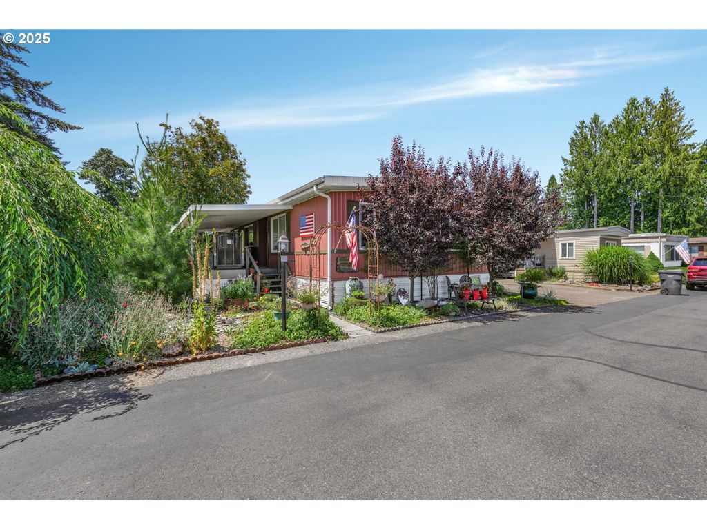 15130 S MAPLELANE Rd 4, Oregon City, OR 97045
