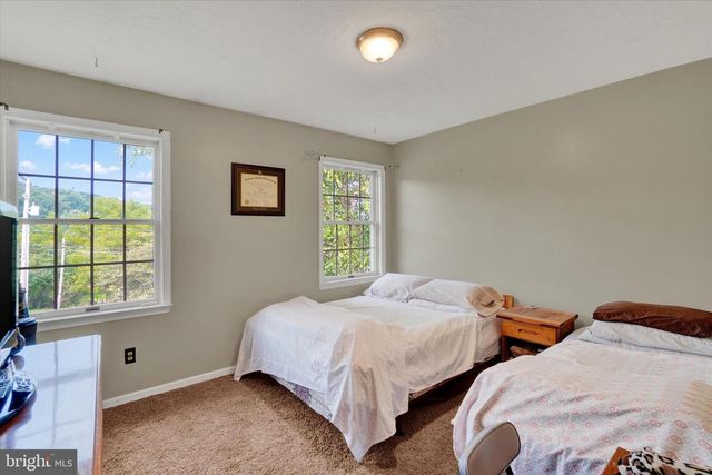 1790 MOUNT ZION RD, York, PA 17406