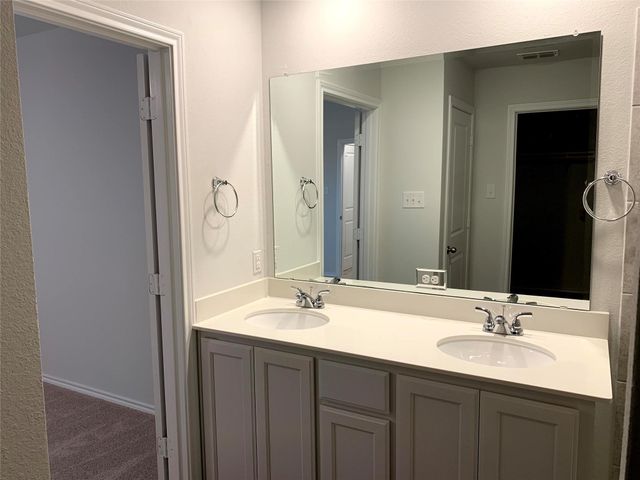 407 Milverton Drive, Fort Worth, TX 76036
