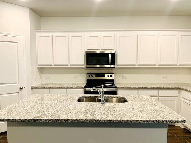407 Milverton Drive, Fort Worth, TX 76036