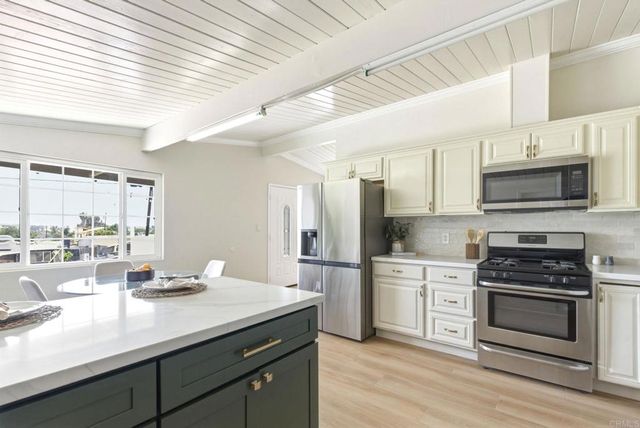 9854 Ivanho Street, Spring Valley, CA 91977