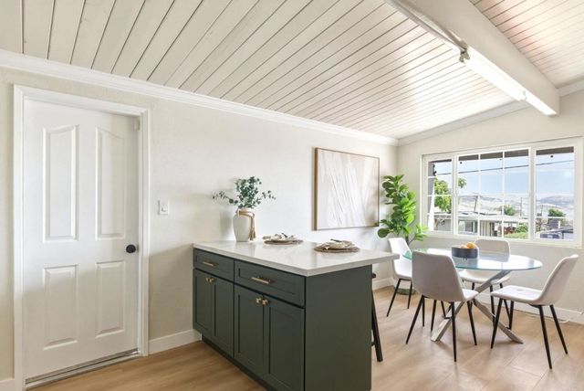 9854 Ivanho Street, Spring Valley, CA 91977