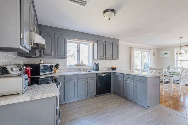 51 Kathleen Dr, Plymouth, MA 02360