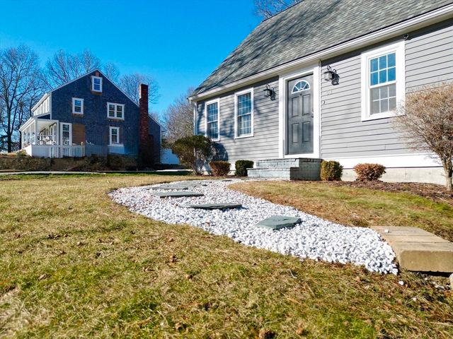 51 Kathleen Dr, Plymouth, MA 02360