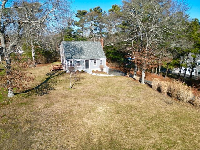 51 Kathleen Dr, Plymouth, MA 02360