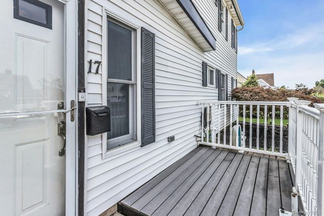 17 Chickadee Lane, Levittown, NY 11756