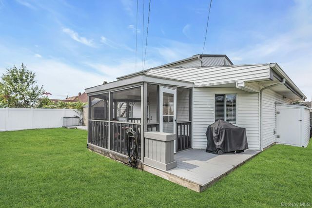 17 Chickadee Lane, Levittown, NY 11756