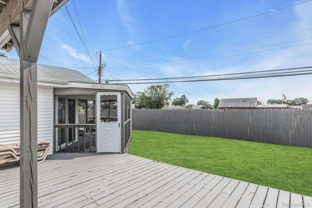 17 Chickadee Lane, Levittown, NY 11756