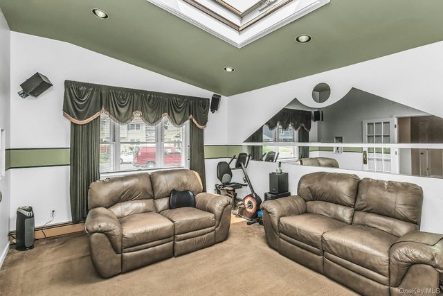 17 Chickadee Lane, Levittown, NY 11756