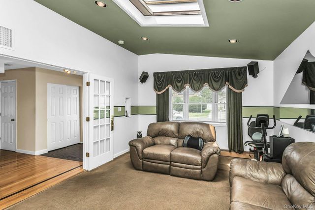 17 Chickadee Lane, Levittown, NY 11756