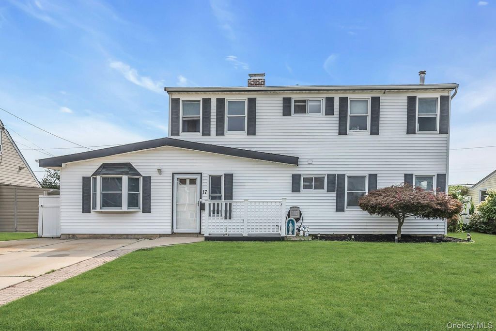 17 Chickadee Lane, Levittown, NY 11756