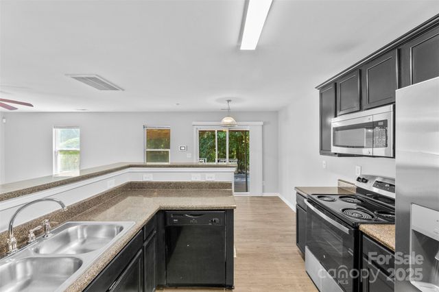 2415 Cairns Mill Court, Charlotte, NC 28269