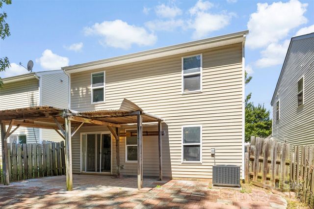 2415 Cairns Mill Court, Charlotte, NC 28269