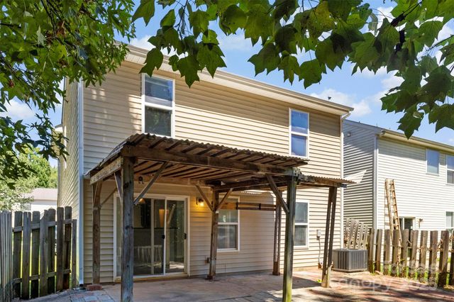 2415 Cairns Mill Court, Charlotte, NC 28269