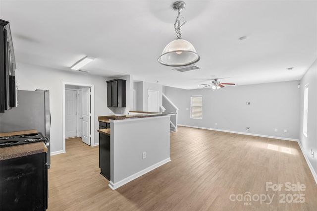 2415 Cairns Mill Court, Charlotte, NC 28269