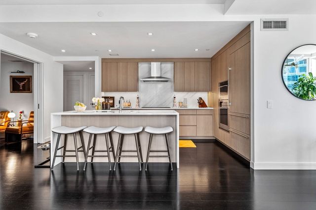 150 Seaport Blvd 14B, Boston, MA 02210