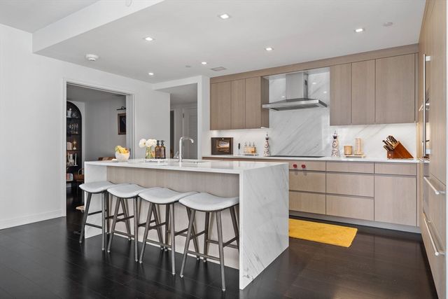 150 Seaport Blvd 14B, Boston, MA 02210