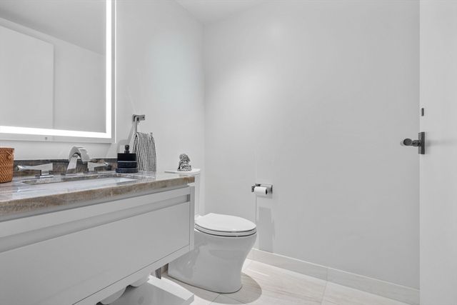 150 Seaport Blvd 14B, Boston, MA 02210