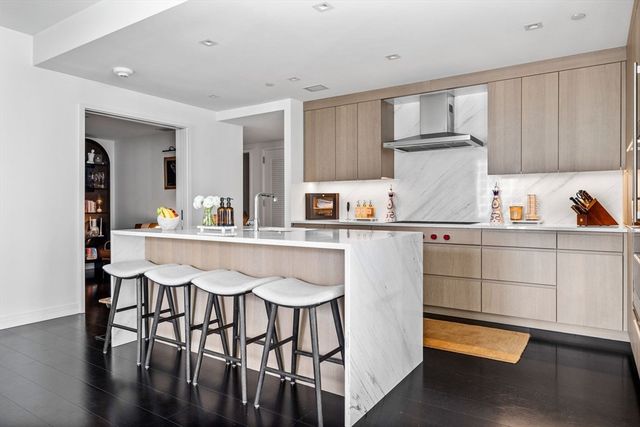 150 Seaport Blvd 14B, Boston, MA 02210