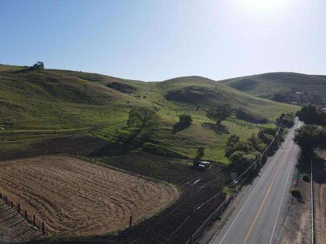 3463 Calaveras Road, Milpitas, CA 95035