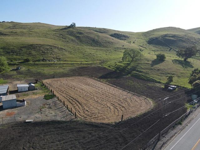 3463 Calaveras Road, Milpitas, CA 95035