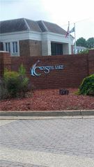 16 Lakeside Cres # B, Hampton, VA 23669