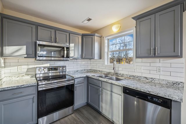 1731 Ridge Runner Ct, Clarksville, TN 37042