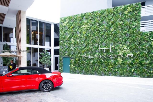 16385 Biscayne Blvd 719, North Miami Beach, FL 33160