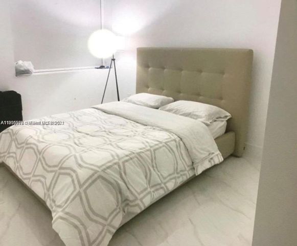 16385 Biscayne Blvd 719, North Miami Beach, FL 33160