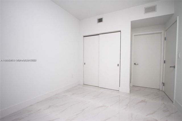 16385 Biscayne Blvd 719, North Miami Beach, FL 33160