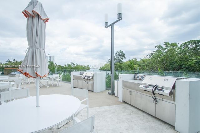 16385 Biscayne Blvd 719, North Miami Beach, FL 33160