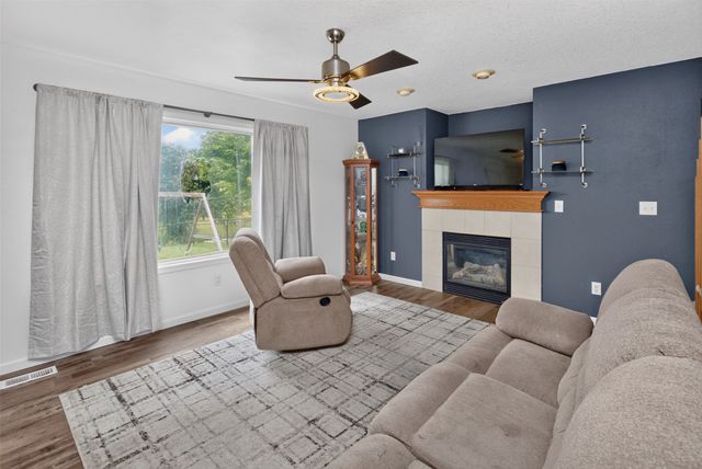 1624 3rd Avenue SE, Altoona, IA 50009