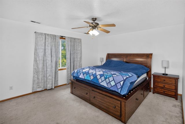 1624 3rd Avenue SE, Altoona, IA 50009