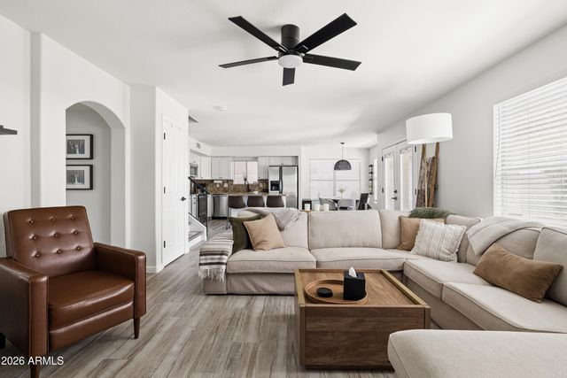 4323 E LONE CACTUS Drive, Phoenix, AZ 85050