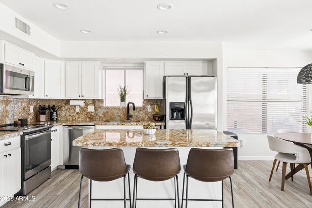 4323 E LONE CACTUS Drive, Phoenix, AZ 85050