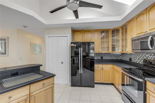 320 DUE EAST STREET, New Smyrna Beach, FL 32169