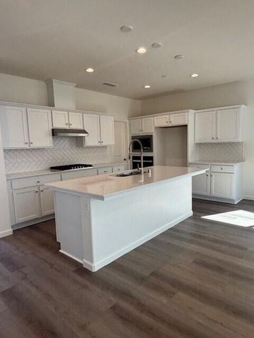 169 Alberta Street, Tulare, CA 93274