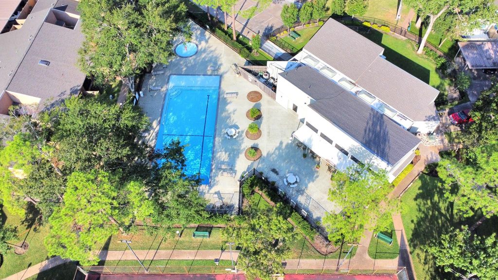 2379 Briarwest Boulevard 35, Houston, TX 77077