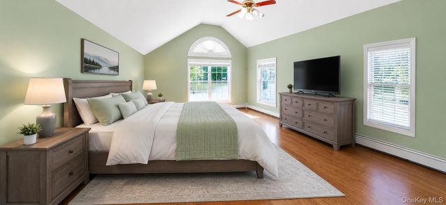 70 Featherbed Lane, Oakdale, NY 11769