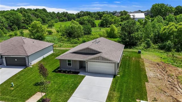 19523 Lincoln Street, Spring Hill, KS 66083