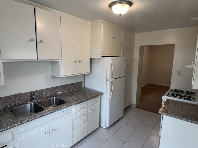 500 N Los Robles Avenue 6, Pasadena, CA 91101