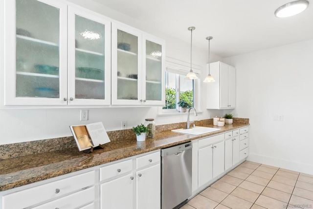 2124 Hickory, San Diego, CA 92103