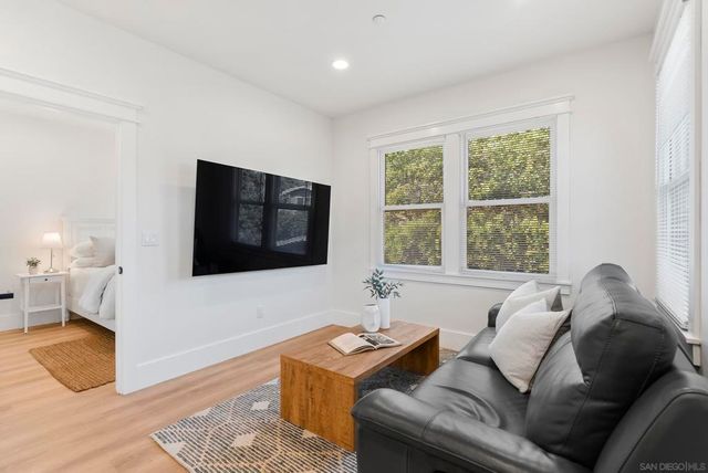 2124 Hickory, San Diego, CA 92103