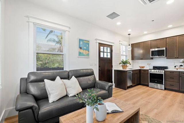 2124 Hickory, San Diego, CA 92103