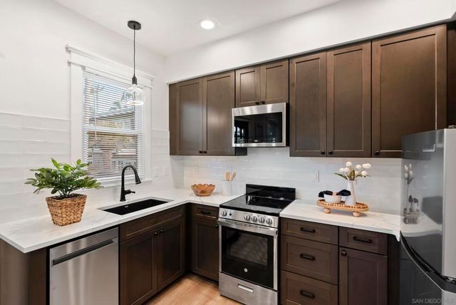 2124 Hickory, San Diego, CA 92103